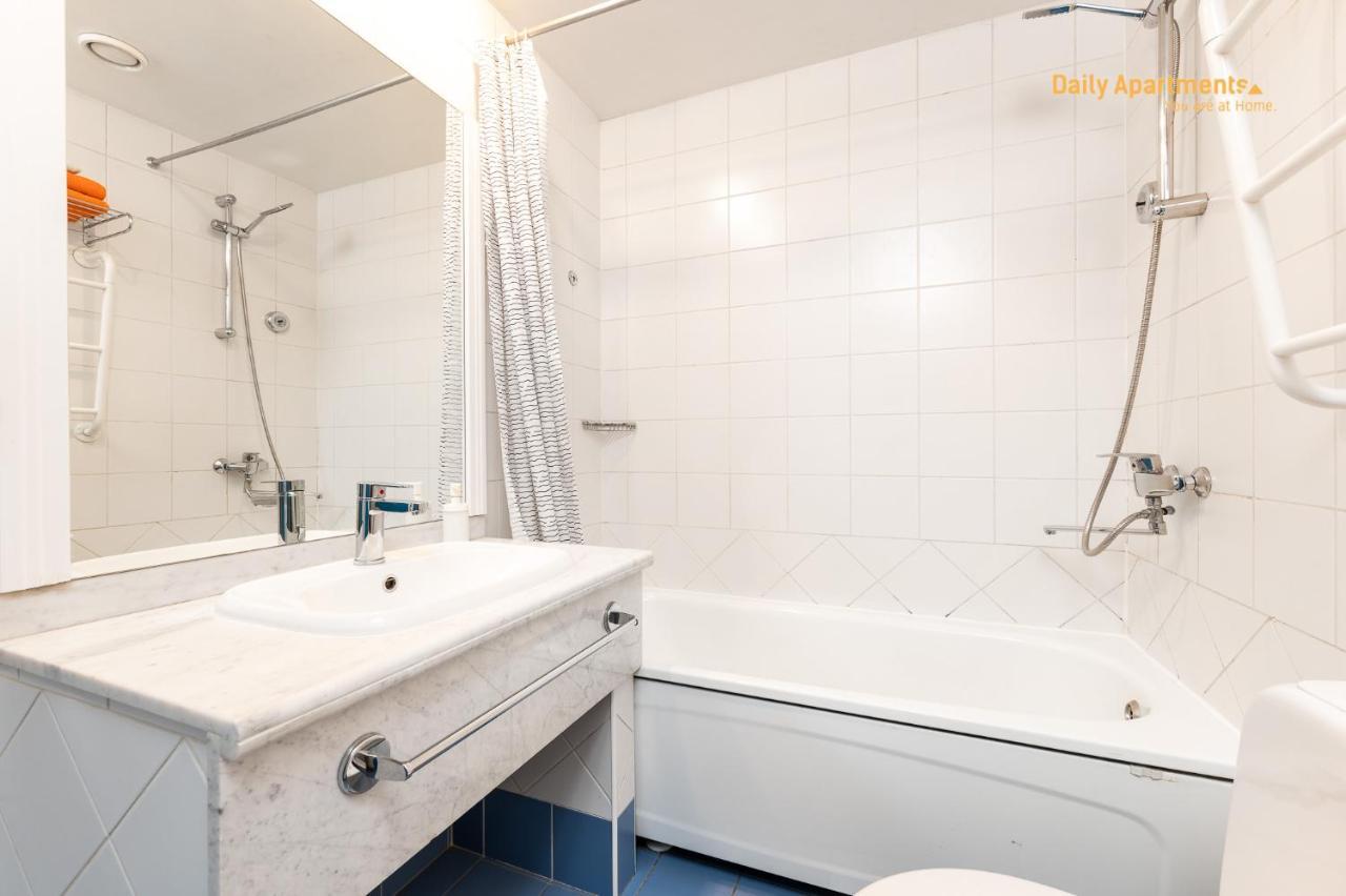 Daily Apartments - Apartment With Bath Tallinn Buitenkant foto