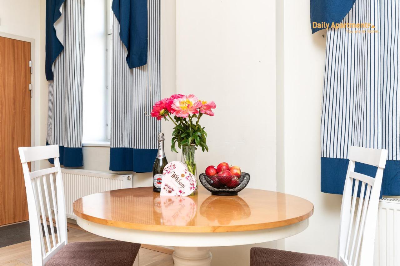 Daily Apartments - Apartment With Bath Tallinn Buitenkant foto