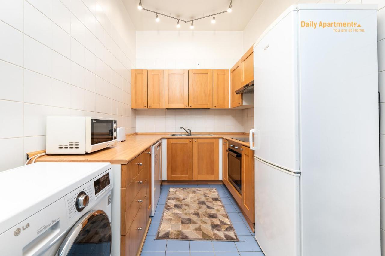 Daily Apartments - Apartment With Bath Tallinn Buitenkant foto
