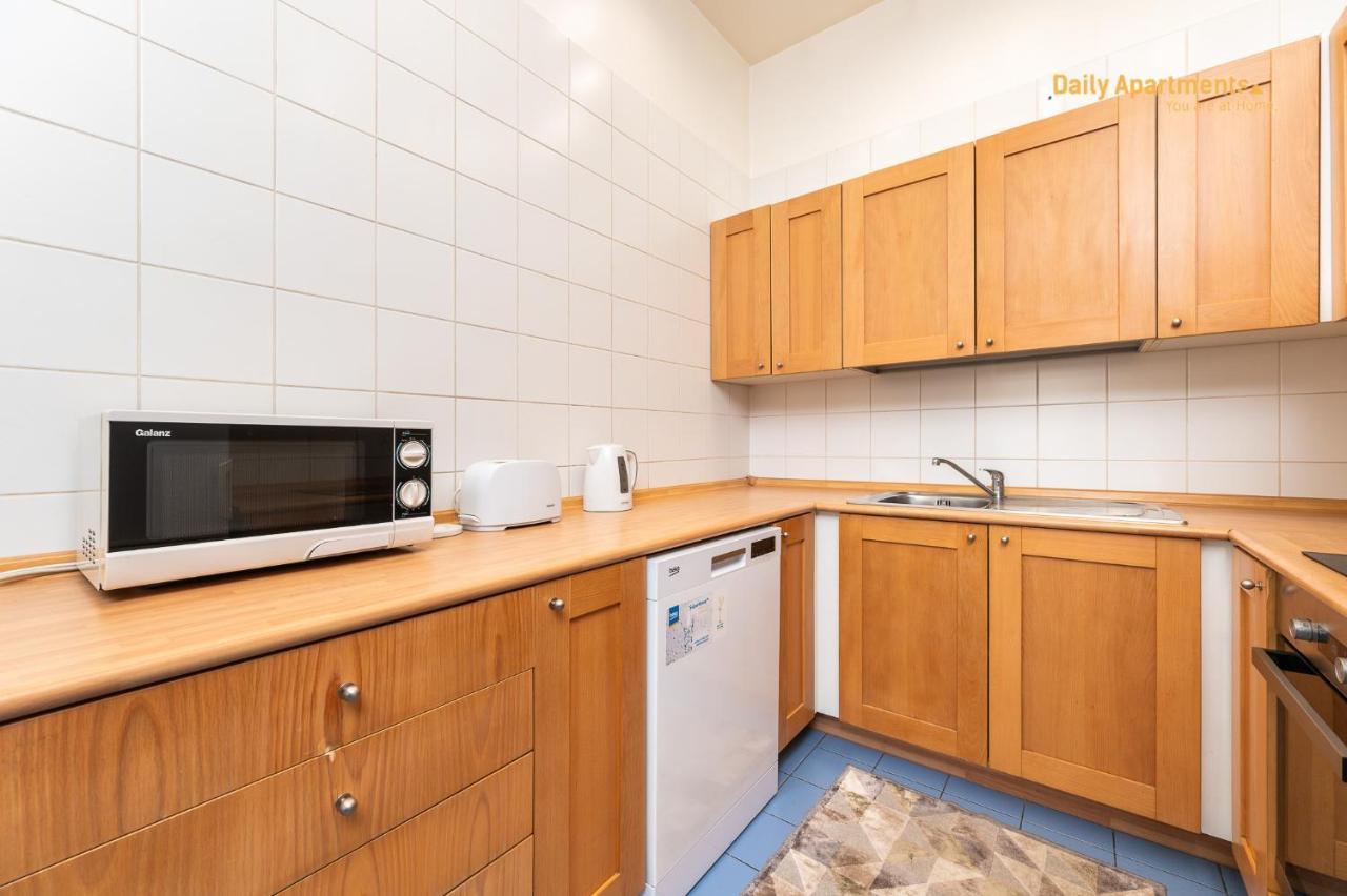 Daily Apartments - Apartment With Bath Tallinn Buitenkant foto